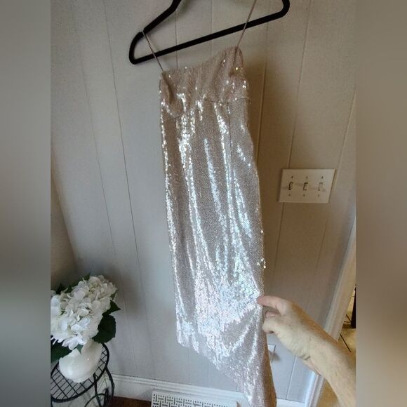 GUESS Champagne Beige Strapless Sequin Mini Dress Size 2 Cocktail Party Look - Picture 2 of 11